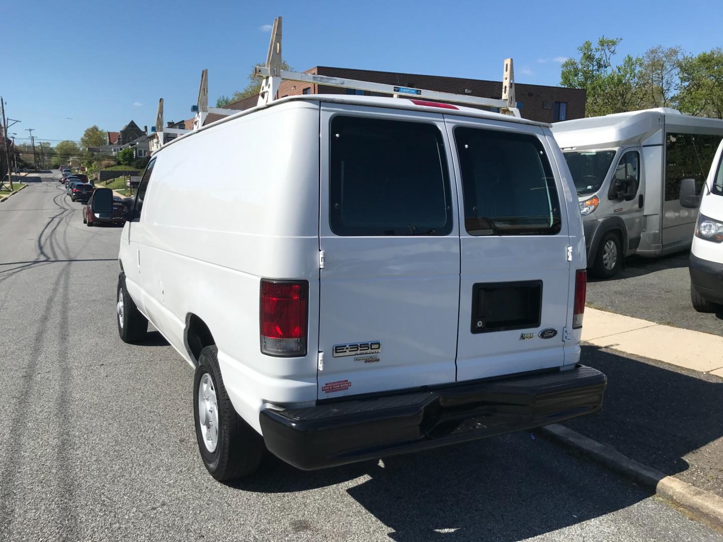 2012 White /Gray Ford Econoline E350 350 (1FTSE3EL4CD) with an 5.4 V8 engine, Automatic transmission, located at 577 Chester Pike, Prospect Park, PA, 19076, (610) 237-1015, 39.886154, -75.302338 - Photo#5